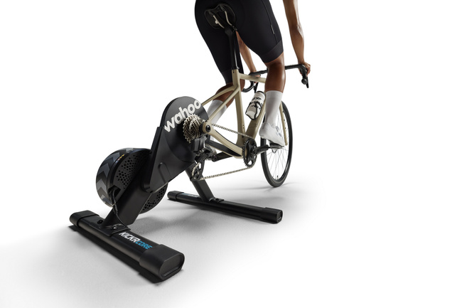 Trenażer WAHOO KICKR CORE V2 + adapter ZWIFT Cog & Click - Wahoo Fitness