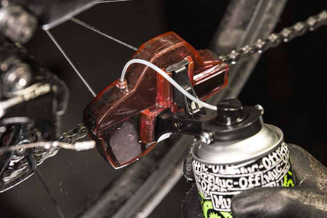 Muc-Off Środek Do Mycia Łańcucha Z Przyrządem Do Czyszczenia Bicycle Bio Chain Doc