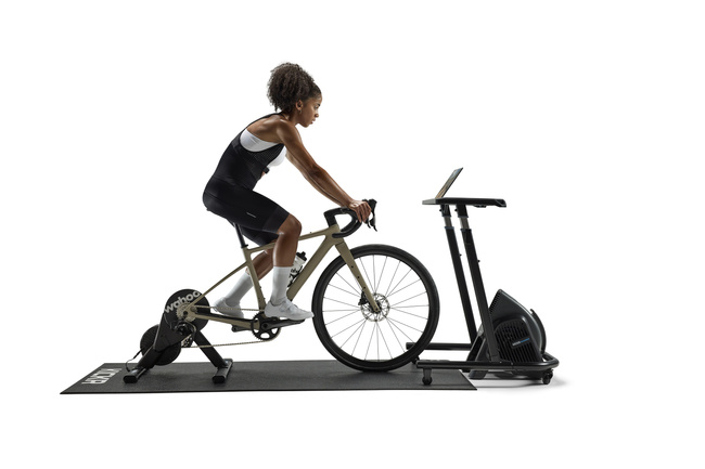 Trenażer WAHOO KICKR CORE V2 + adapter ZWIFT Cog & Click - Wahoo Fitness