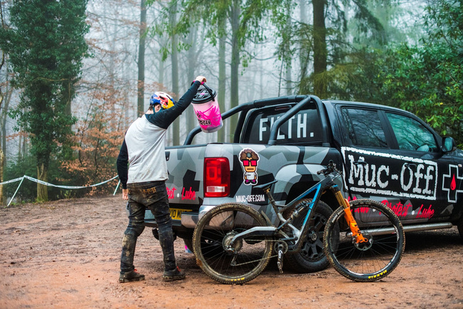 Muc-off Zestaw Do Kompleksowej Pielęgnacji Roweru Deep Clean Bucket Kit Bicycle